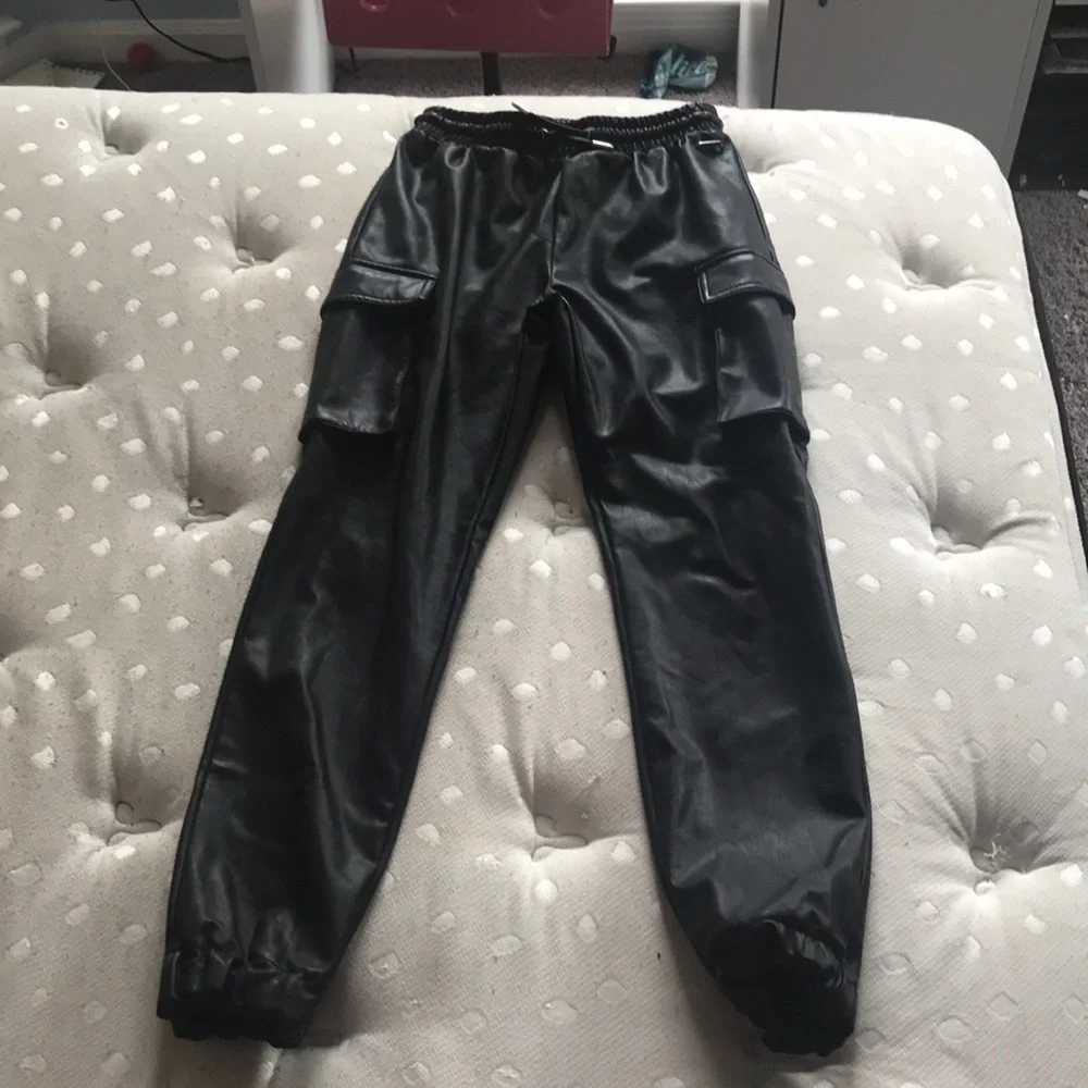 Long Leather pants with Closable pockets - Picture 2 of 4